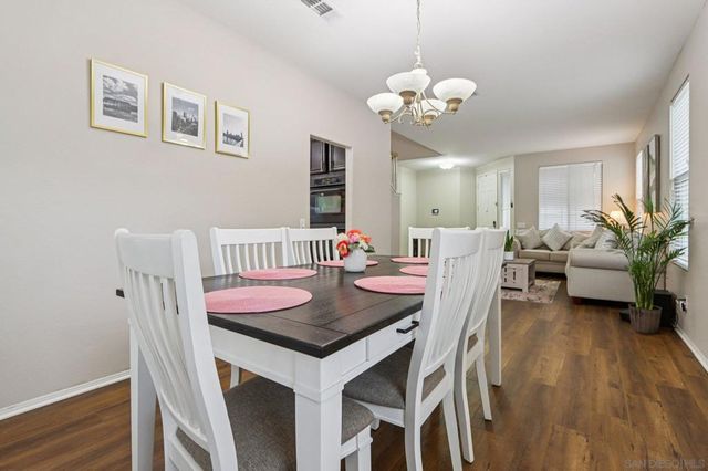 33677 Nandina Ln, Murrieta, CA 92563