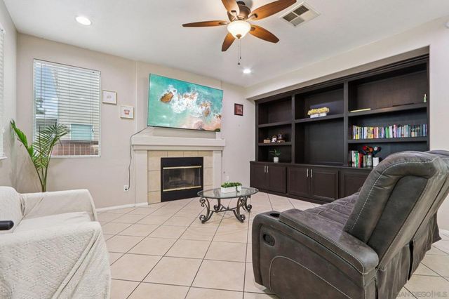 33677 Nandina Ln, Murrieta, CA 92563