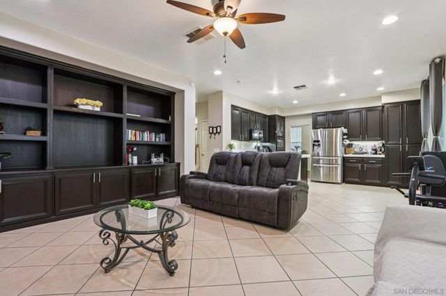 33677 Nandina Ln, Murrieta, CA 92563