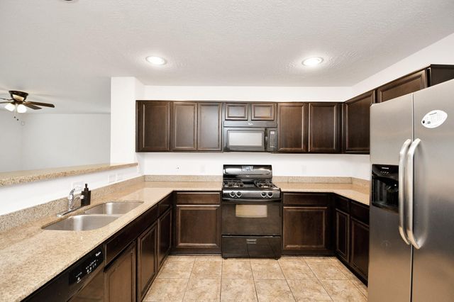 16020 Sweetwater Fields Lane, Tomball, TX 77377