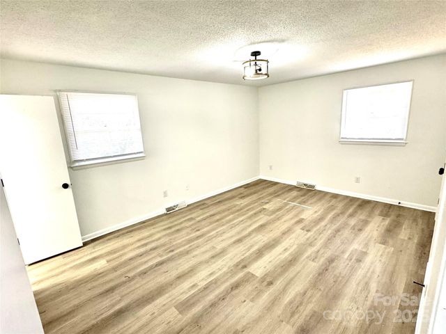 425 Acorn Oaks Drive, Salisbury, NC 28146