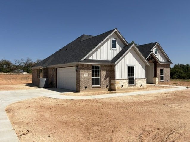 882 Eagles Way, Springtown, TX 76082