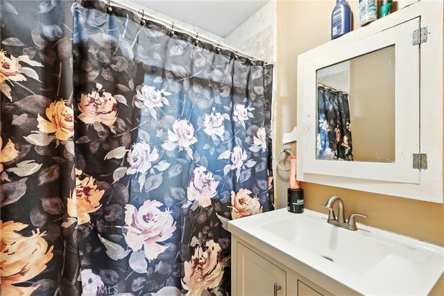 9430 Parmelee Avenue, Los Angeles, CA 90002