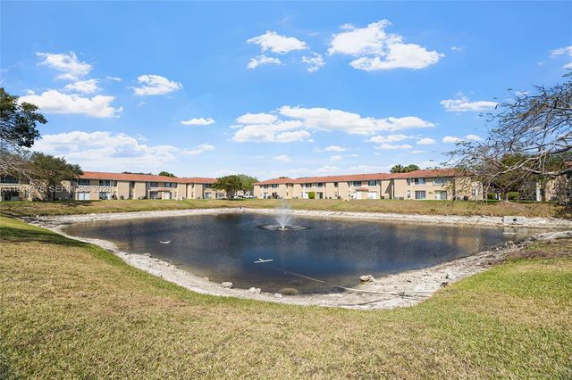 879 Twin Lakes Dr 1-B, Coral Springs, FL 33071