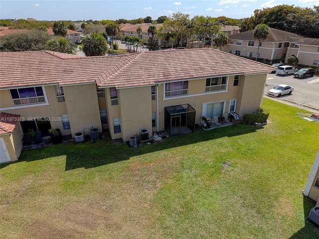 879 Twin Lakes Dr 1-B, Coral Springs, FL 33071