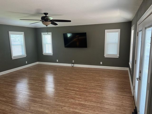 3601 17th Street N, Texas City, TX 77590