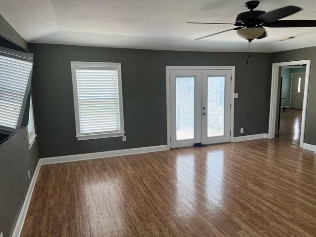 3601 17th Street N, Texas City, TX 77590