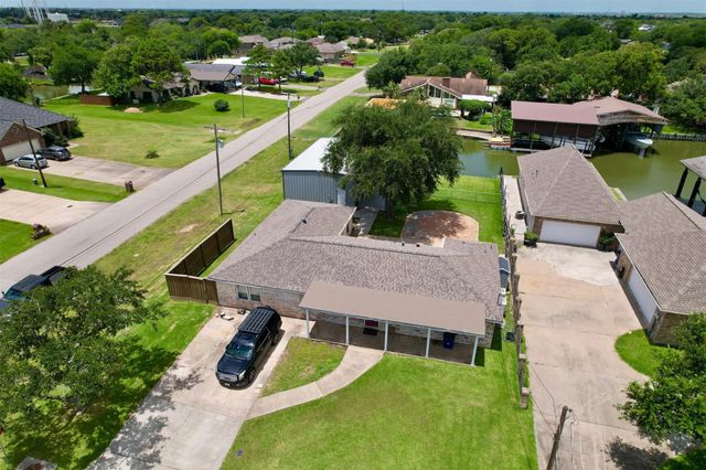 3601 17th Street N, Texas City, TX 77590