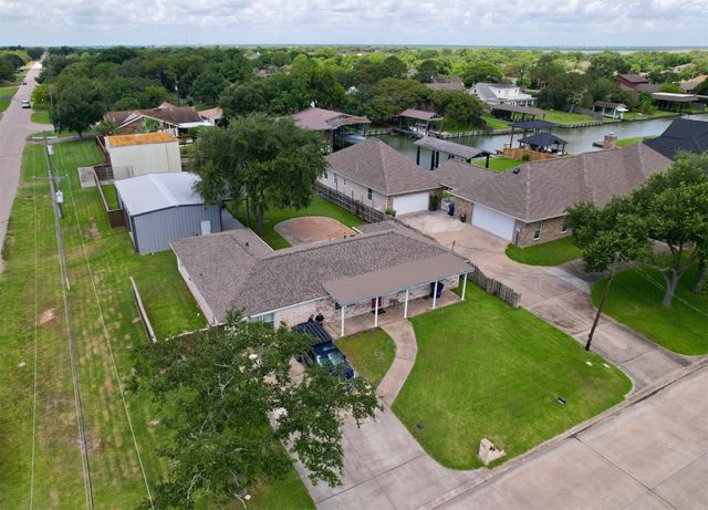 3601 17th Street N, Texas City, TX 77590