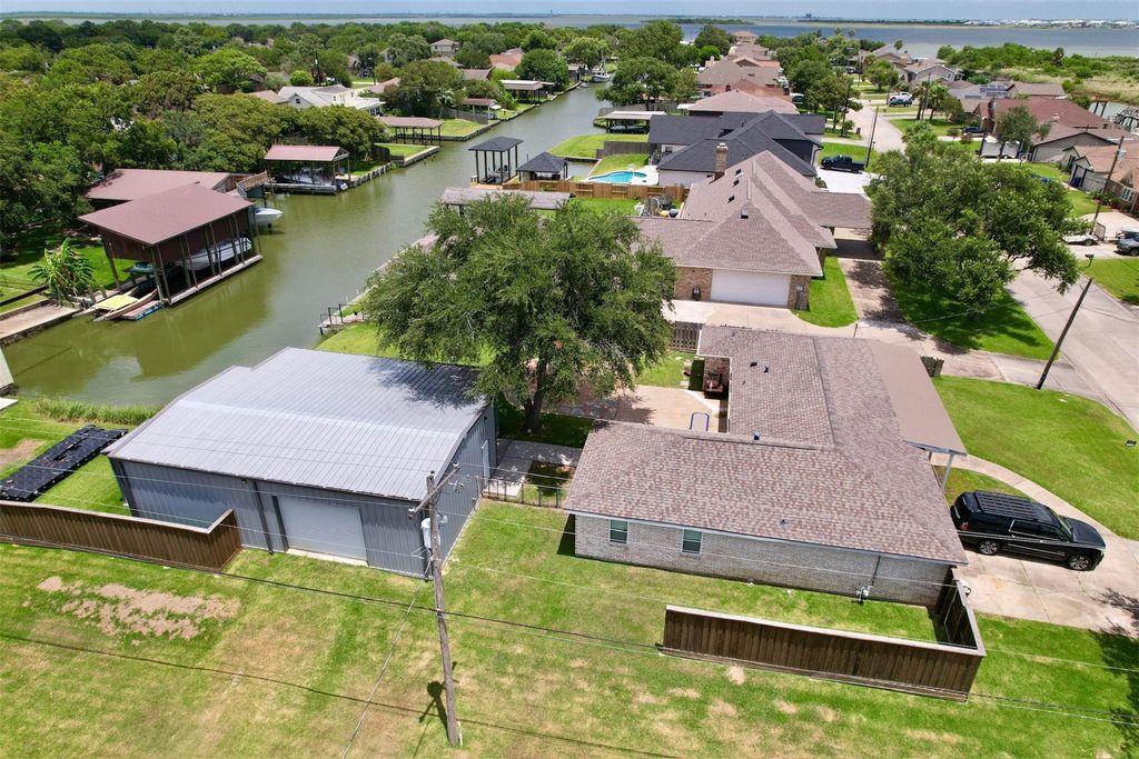 3601 17th Street N, Texas City, TX 77590