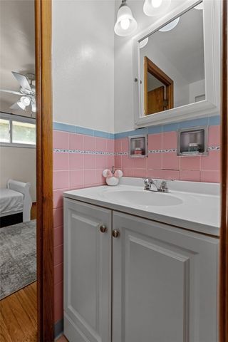 1105 Greentree Rd, Green Tree, PA 15220