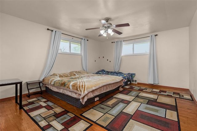 1105 Greentree Rd, Green Tree, PA 15220