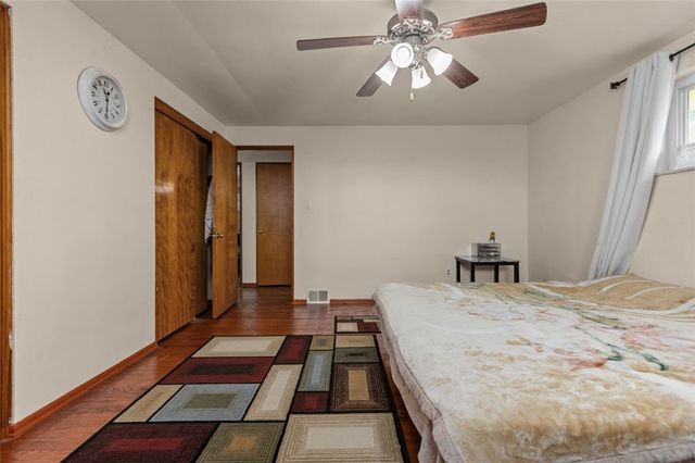 1105 Greentree Rd, Green Tree, PA 15220
