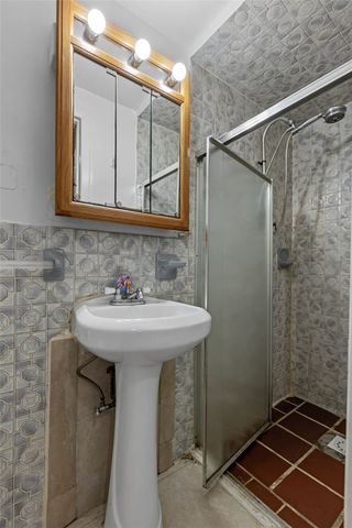 1105 Greentree Rd, Green Tree, PA 15220