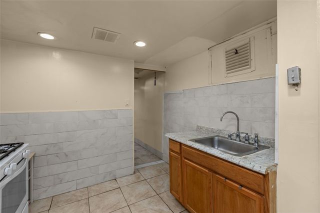 1105 Greentree Rd, Green Tree, PA 15220