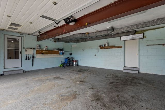1105 Greentree Rd, Green Tree, PA 15220