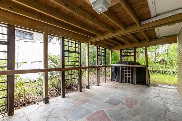 1105 Greentree Rd, Green Tree, PA 15220
