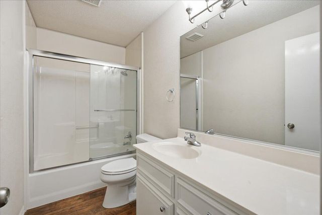 148 N Utica Avenue, Lubbock, TX 79416