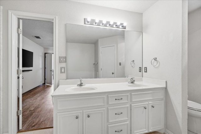 148 N Utica Avenue, Lubbock, TX 79416