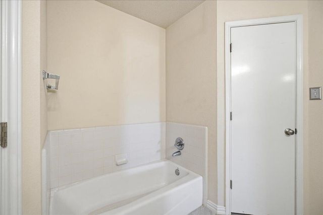 148 N Utica Avenue, Lubbock, TX 79416