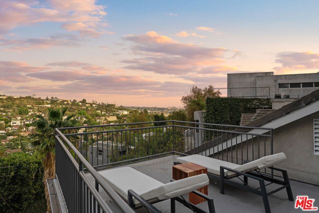 2333 Vasanta Way, Los Angeles, CA 90068