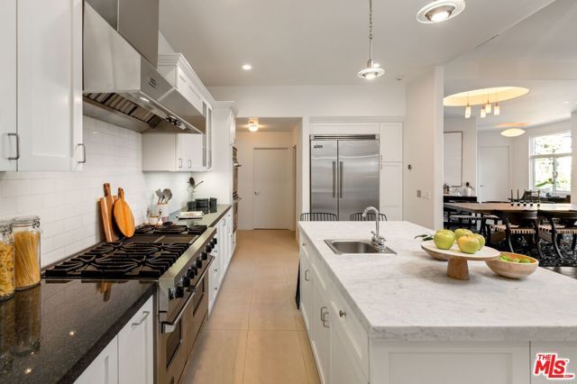 2333 Vasanta Way, Los Angeles, CA 90068