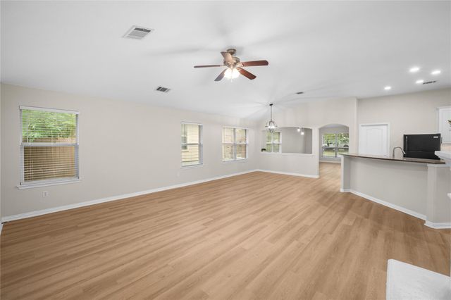 571 Reliance DR, Buda, TX 78610