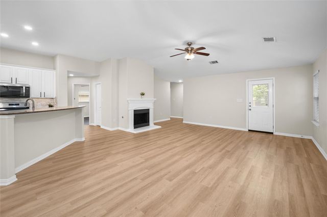 571 Reliance DR, Buda, TX 78610