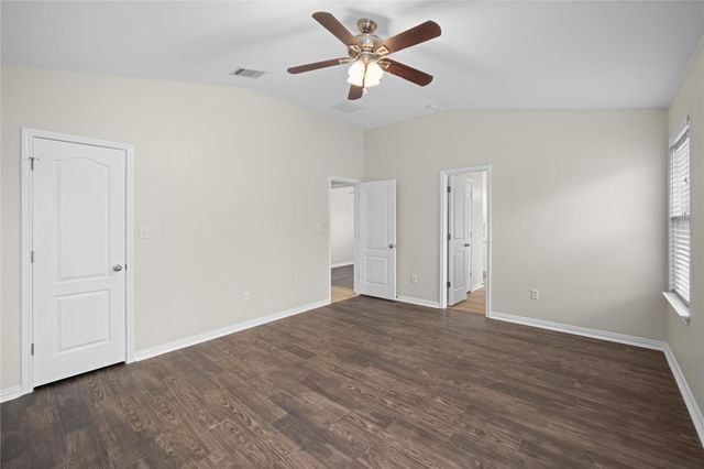 571 Reliance DR, Buda, TX 78610