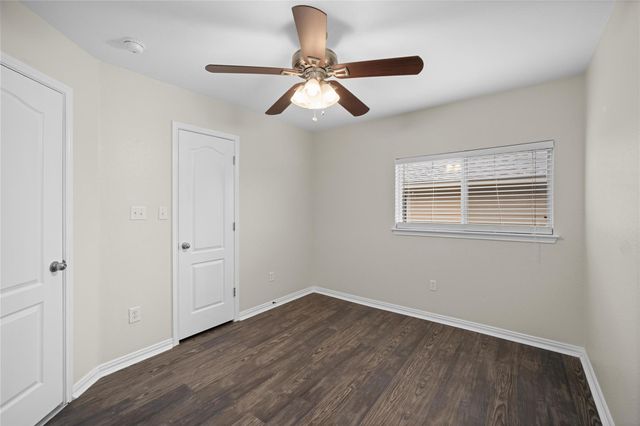 571 Reliance DR, Buda, TX 78610