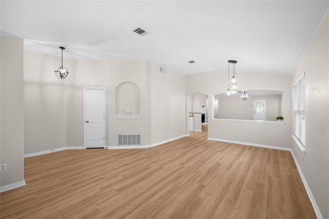 571 Reliance DR, Buda, TX 78610