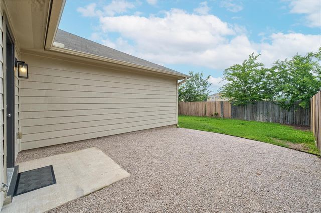 571 Reliance DR, Buda, TX 78610