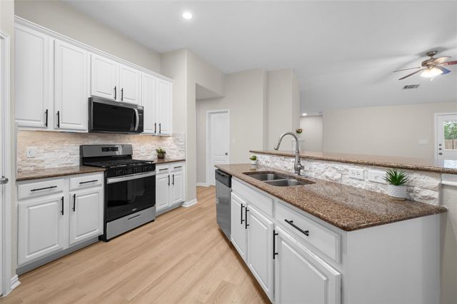 571 Reliance DR, Buda, TX 78610