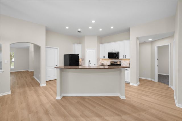 571 Reliance DR, Buda, TX 78610