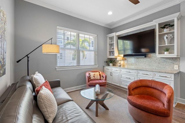 6057 MOORINGS DRIVE S, St Petersburg, FL 33712