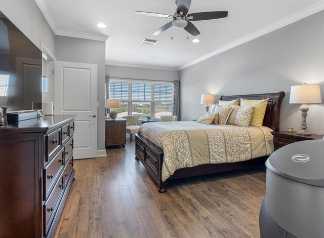 6057 MOORINGS DRIVE S, St Petersburg, FL 33712