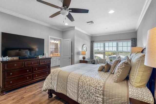 6057 MOORINGS DRIVE S, St Petersburg, FL 33712