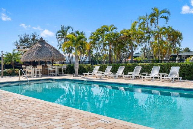 6057 MOORINGS DRIVE S, St Petersburg, FL 33712