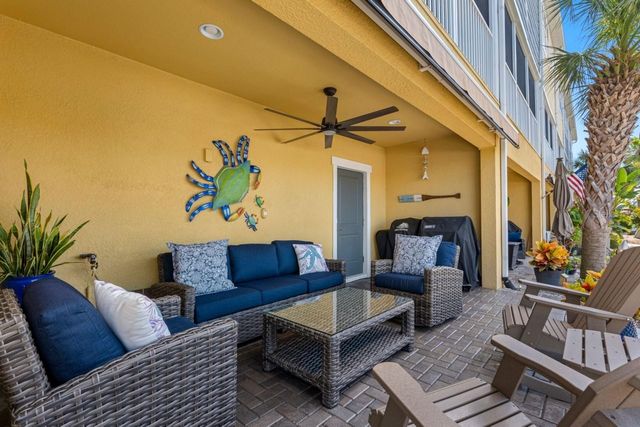 6057 MOORINGS DRIVE S, St Petersburg, FL 33712