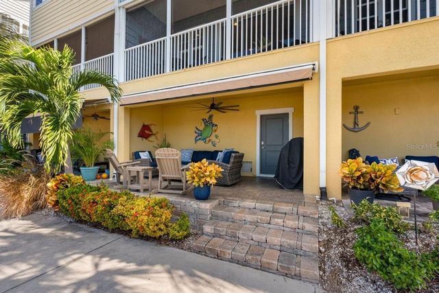 6057 MOORINGS DRIVE S, St Petersburg, FL 33712