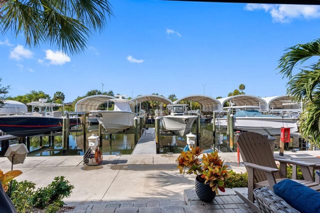 6057 MOORINGS DRIVE S, St Petersburg, FL 33712