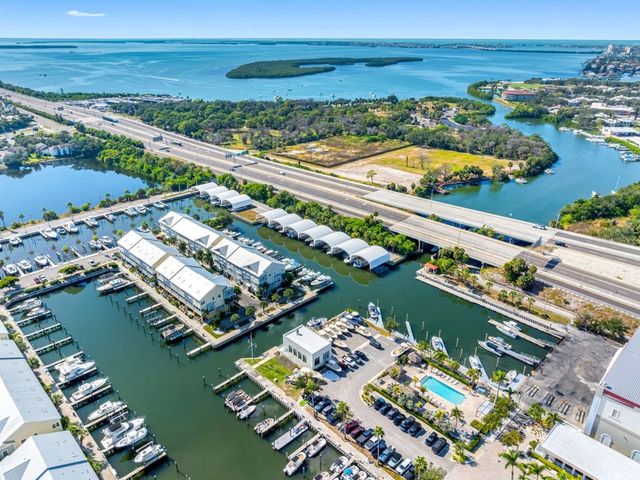 6057 MOORINGS DRIVE S, St Petersburg, FL 33712