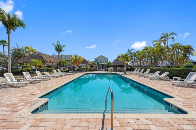 6057 MOORINGS DRIVE S, St Petersburg, FL 33712