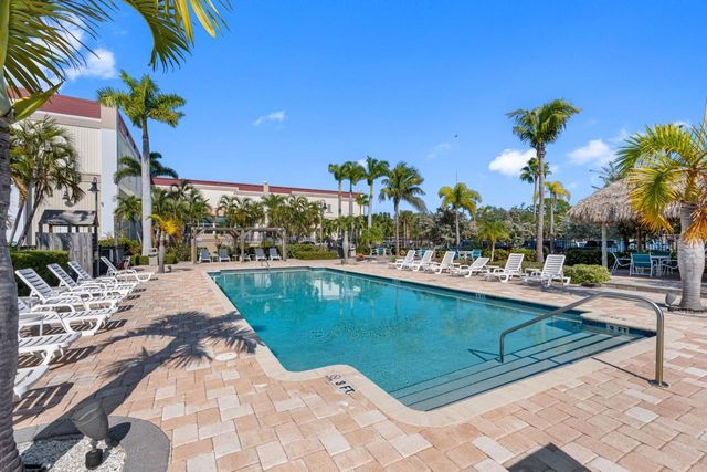 6057 MOORINGS DRIVE S, St Petersburg, FL 33712