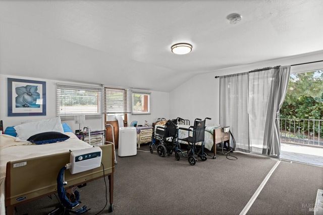 604 Live Oak Ave, Sebastopol, CA 95472