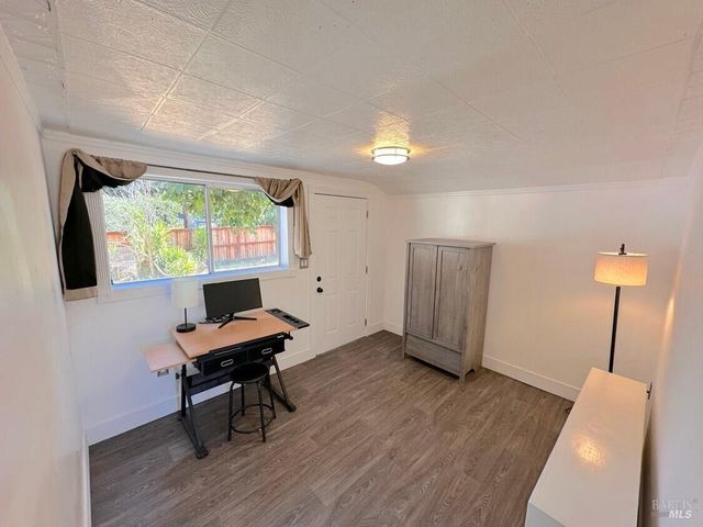 604 Live Oak Ave, Sebastopol, CA 95472