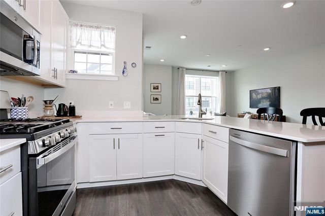 54 Harvest Way 605X, Little Falls, NJ 07424