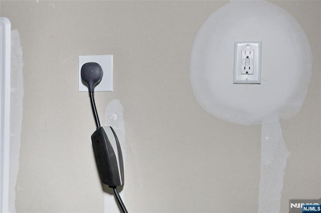 54 Harvest Way 605X, Little Falls, NJ 07424