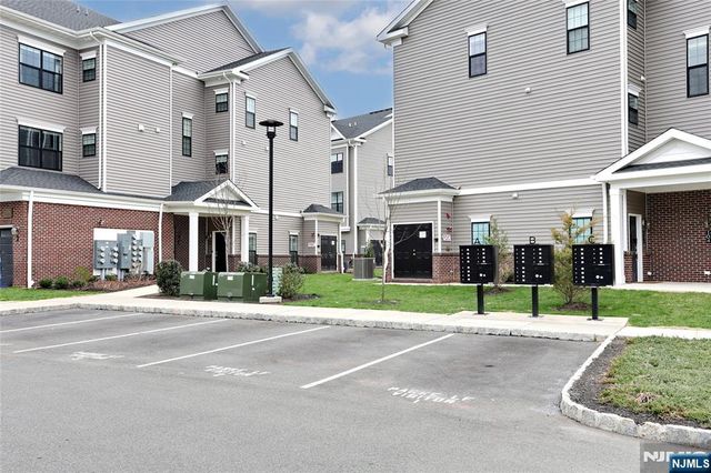 54 Harvest Way 605X, Little Falls, NJ 07424