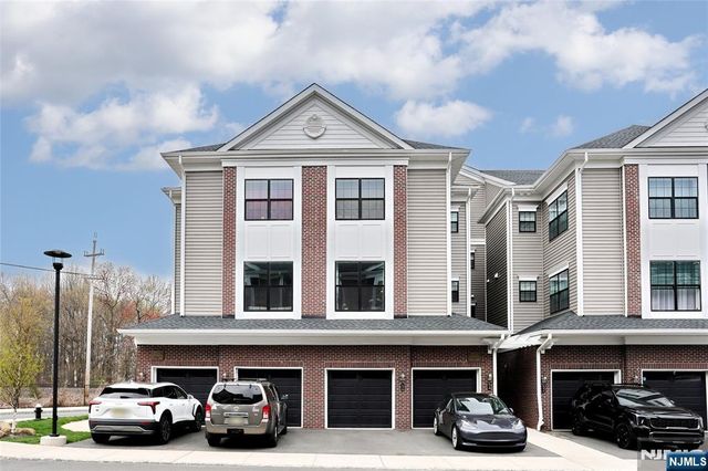 54 Harvest Way 605X, Little Falls, NJ 07424